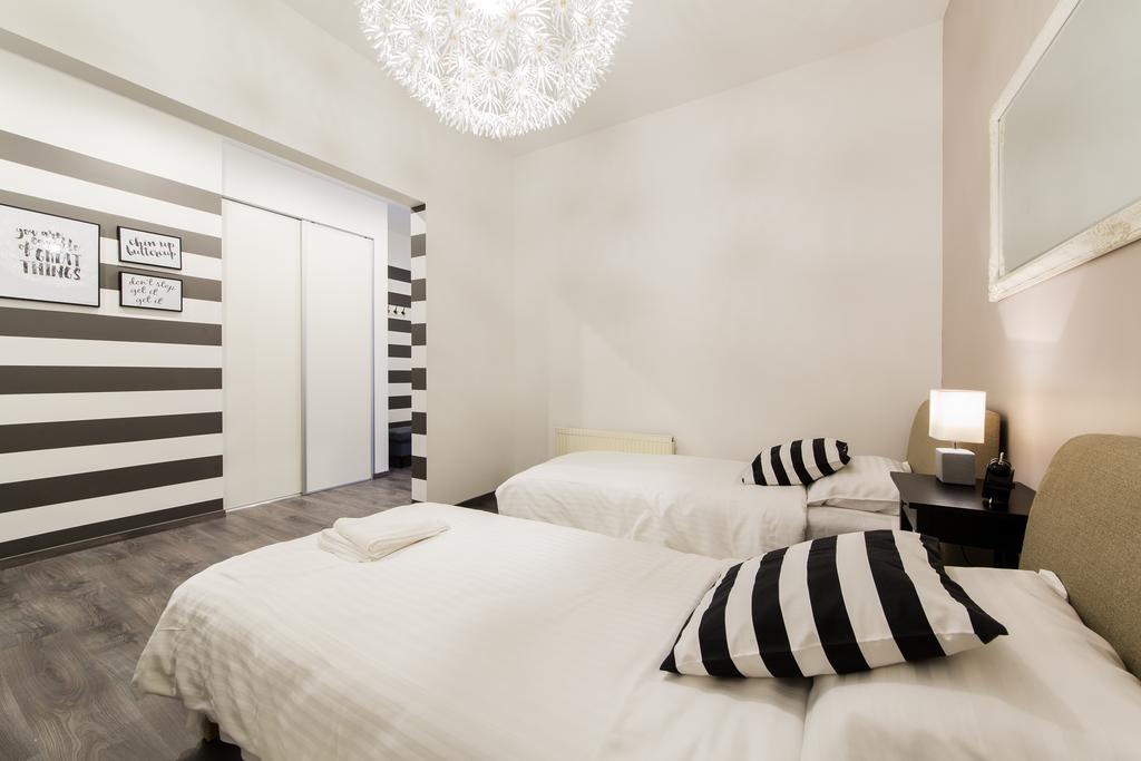 St.Roland Livu Square Apartment Riga Ngoại thất bức ảnh