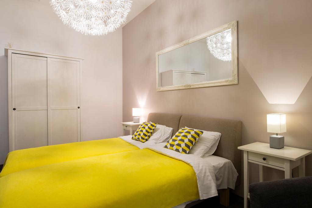 St.Roland Livu Square Apartment Riga Ngoại thất bức ảnh