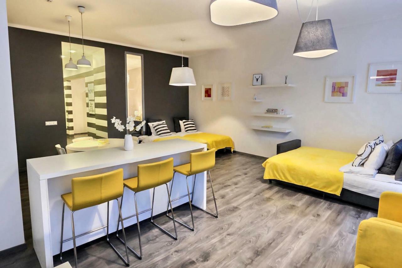 St.Roland Livu Square Apartment Riga Ngoại thất bức ảnh