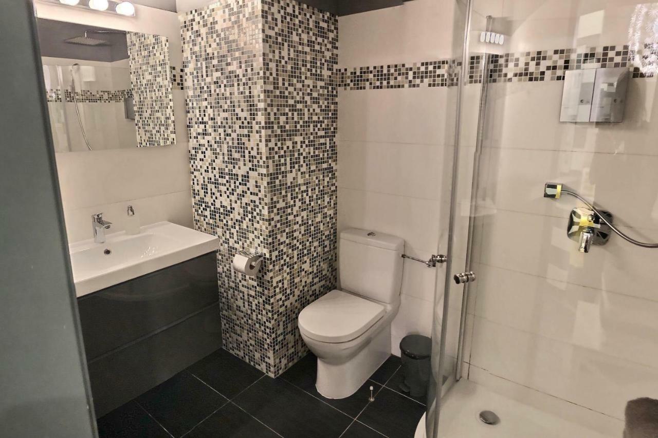 St.Roland Livu Square Apartment Riga Ngoại thất bức ảnh